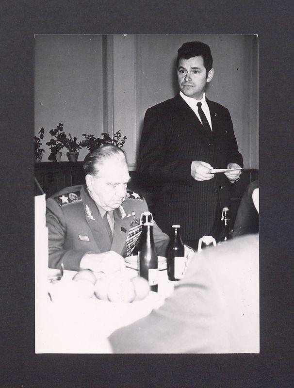 Wizyta żołnierzy radzieckich. Komitet Miejski PZPR.