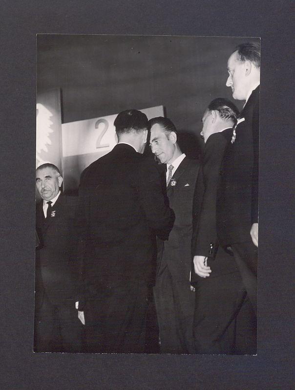 Odznaczenia pracowników Milicji Obywatelskiej z okazji Odrodzenia Polski.