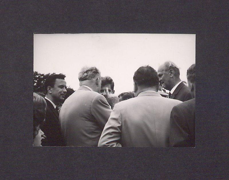 25-lecie Polskiej Rzeczypospolitej Ludowej. Grupa uczestników uroczystości.