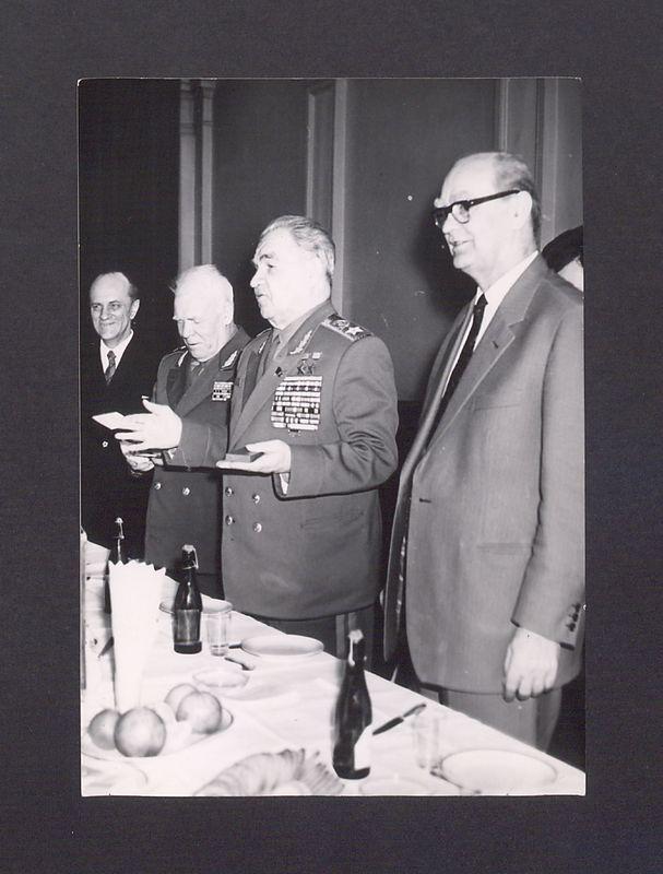 Wizyta żołnierzy radzieckich. Komitet Miejski PZPR.