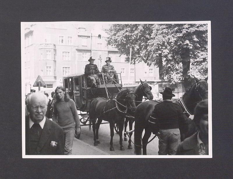 Dyliżans pocztowy przy ul. Chrobrego.