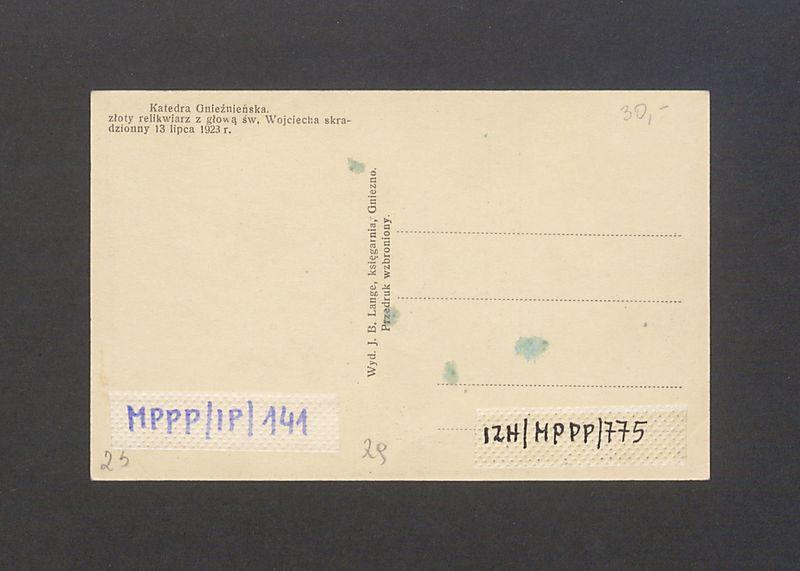 Katedra, złoty relikwiarz.
