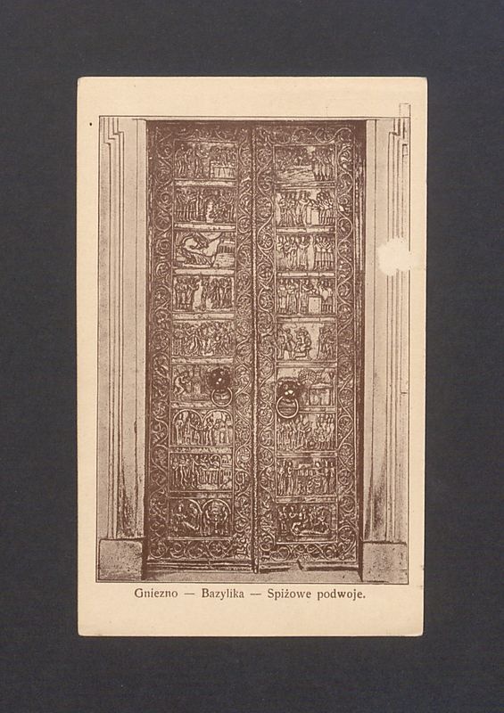 Bazylika, spiżowe podwoje.