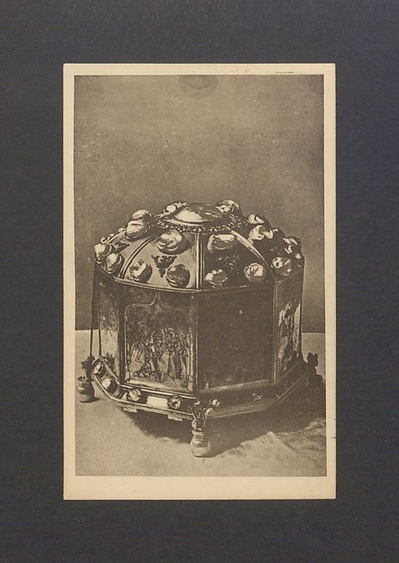 Katedra gnieźnieńska. Złoty relikwiarz z głową św. Wojciecha skradziony 13 lipca 1923 roku.