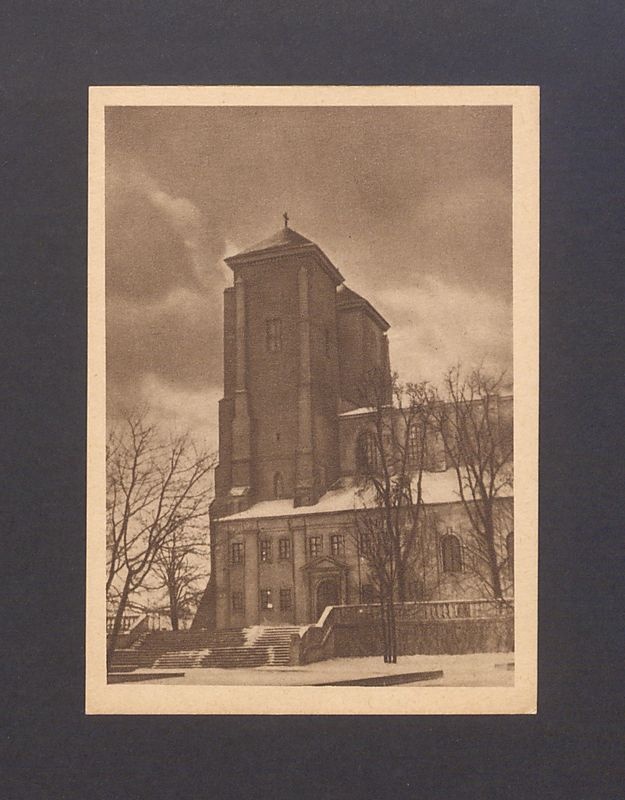 Wieże katedry gnieźnieńskiej.