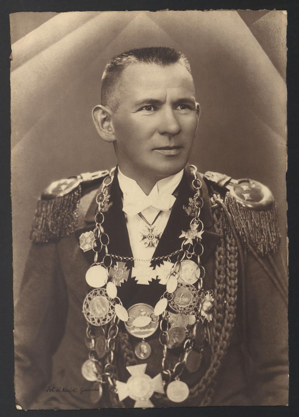 Portret Jana Mikołajczaka