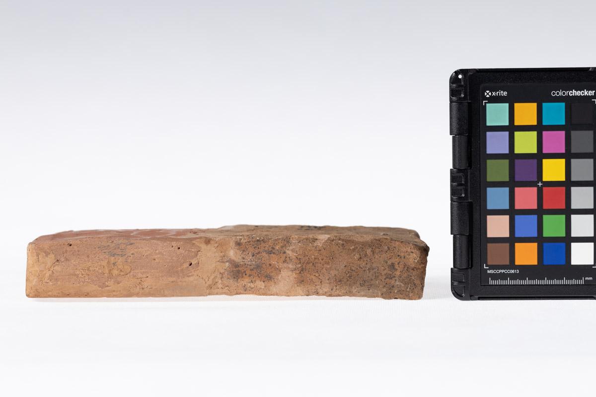 Płytka z wyobrażeniem gryfa