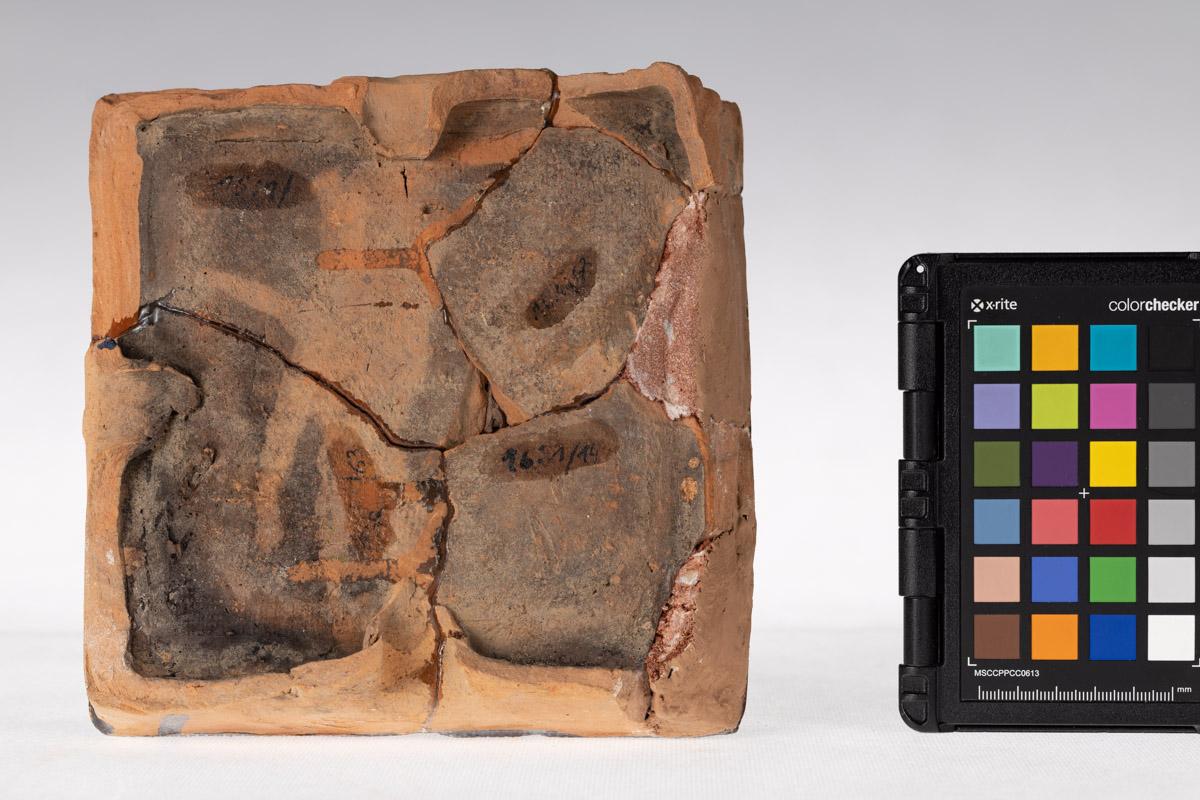 Kafel z rozetą kwiatową