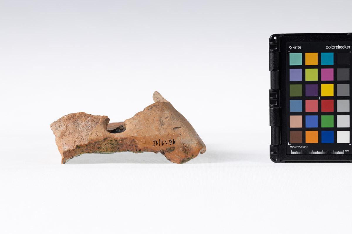 Kafel z motywem roślinnym