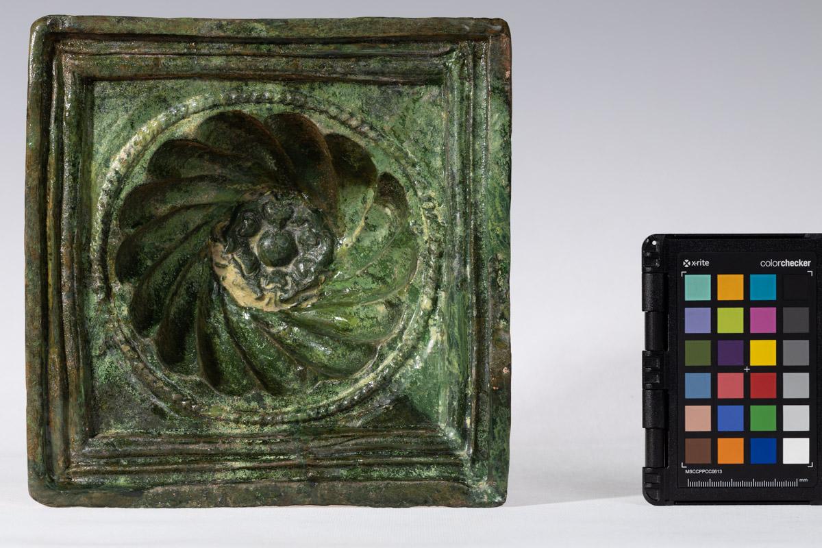 Kafel z rozetą kwiatową