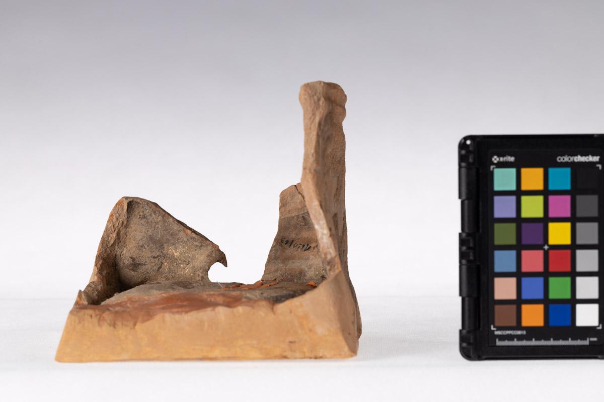 Kafel z motywem roślinnym