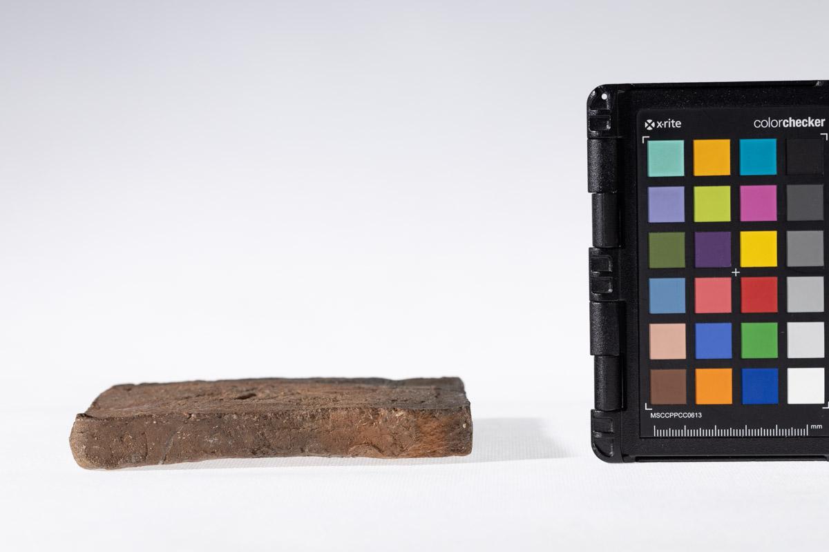 Płytka z wyobrażeniem gryfa