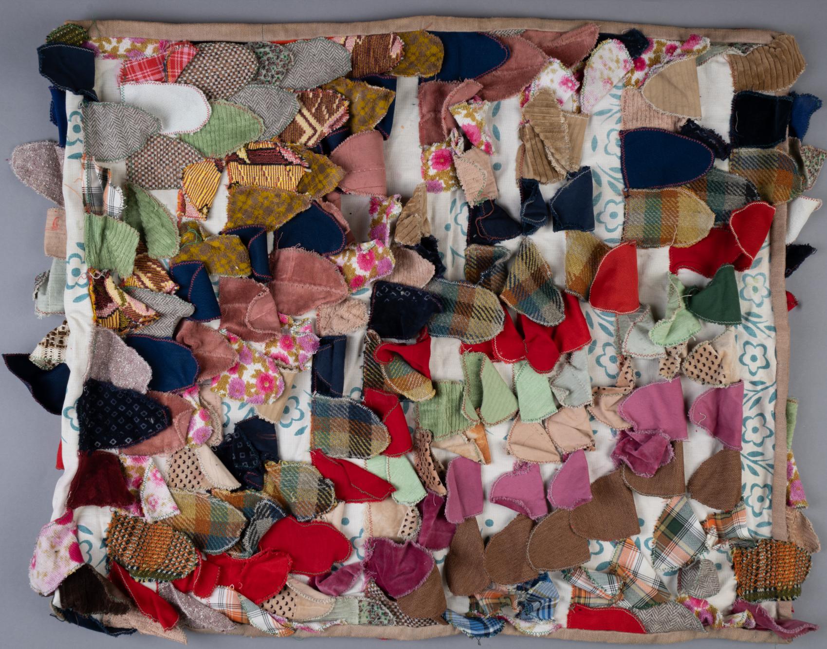 Dywanik ze ścinków tkanin