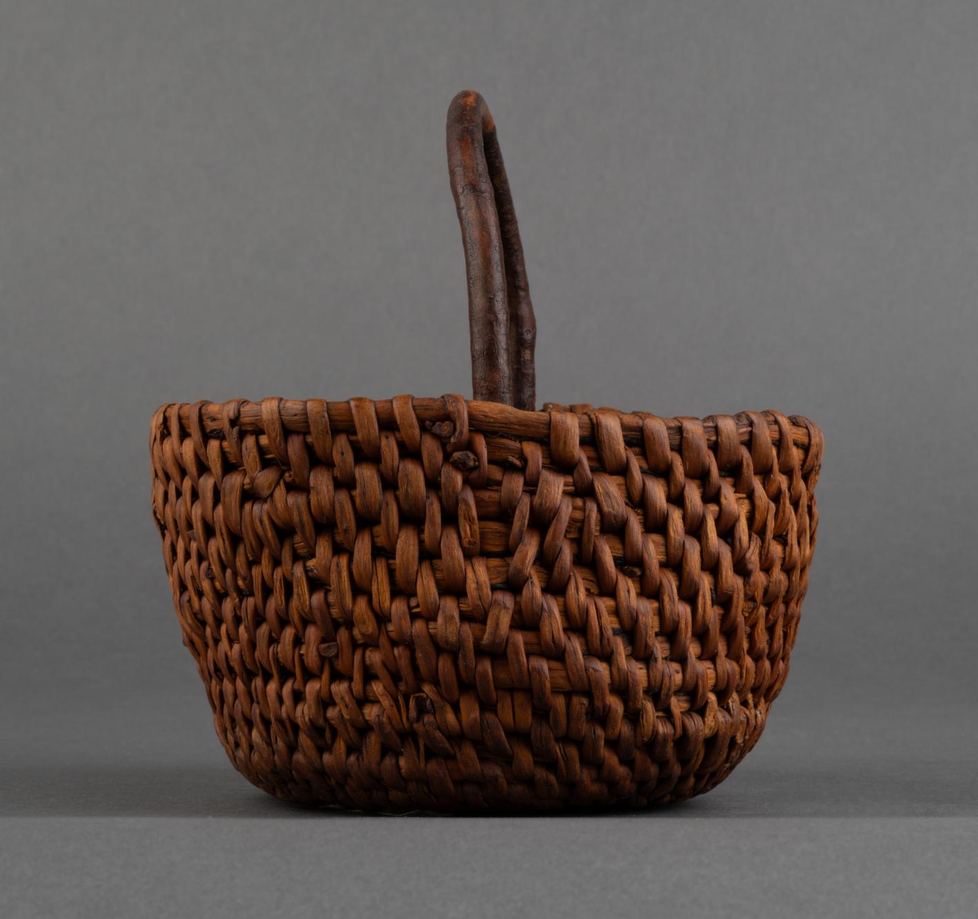 Koszyczek z pałączkiem