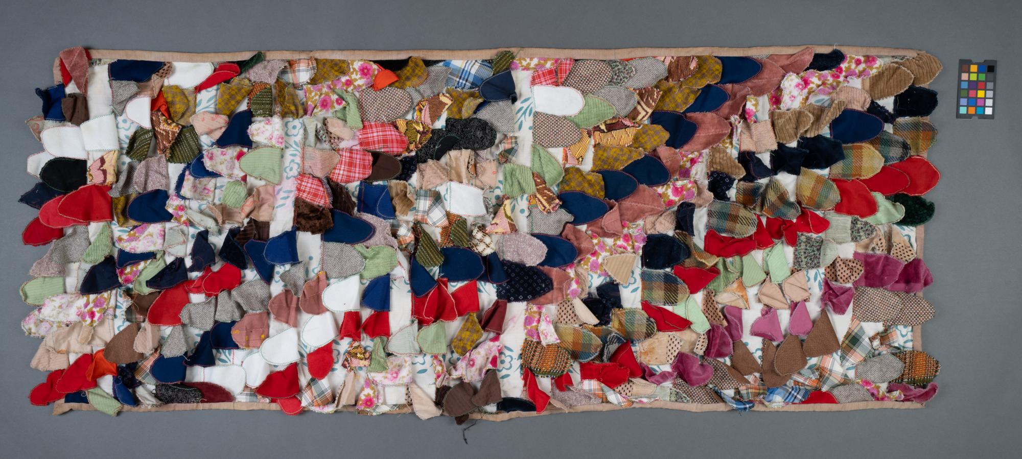 Dywanik ze ścinków tkanin