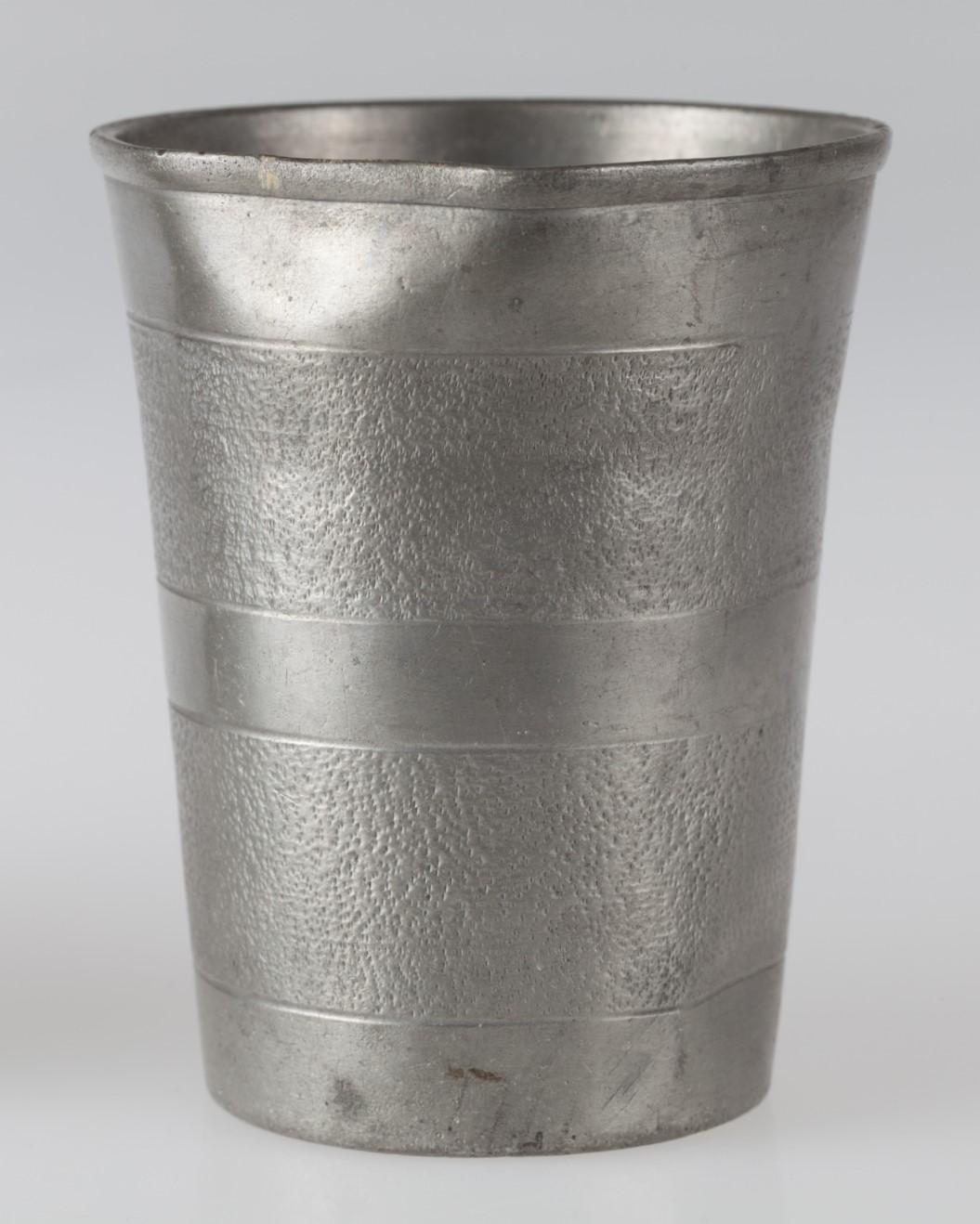 Kubek nieustalonego cechu