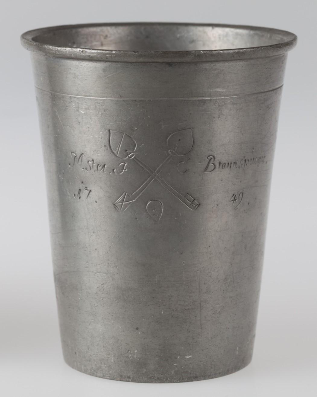 Kubek połączonego (?) cechu ślusarzy i kowali