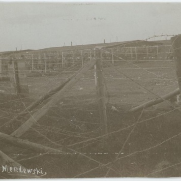 Zasieki w obozie jenieckim w Szczypiornie