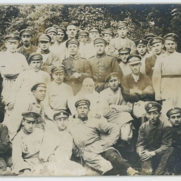 Żołnierze w Szpitalu Wojskowym Św. Trójcy w Kaliszu