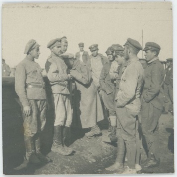 Legioniści w obozie jenieckim w Szczypiornie