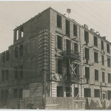 Odbudowa budynku przy ulicy Wiejskiej (ob. Pułaskiego) w Kaliszu