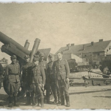 Grupa polskich żołnierzy