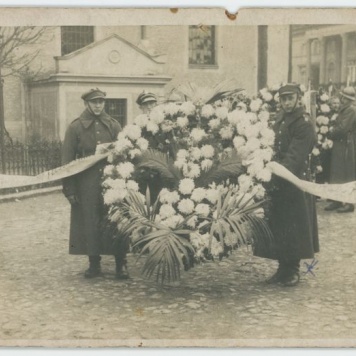 Uroczyste przeniesienie zwłok legionistów ze Szczypiorna do mauzoleum w Kaliszu