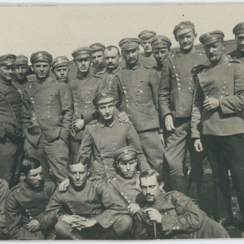 Legioniści w obozie jenieckim w Szczypiornie