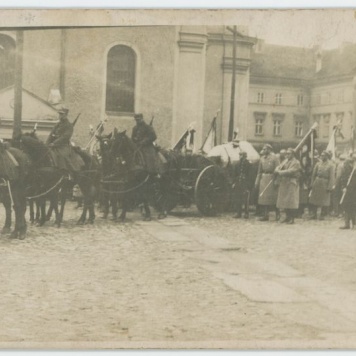 Uroczyste przeniesienie zwłok legionistów ze Szczypiorna do mauzoleum w Kaliszu