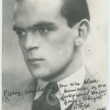 Portret Witolda Małcużyńskiego z dedykacją dla firmy Arnold Fibiger