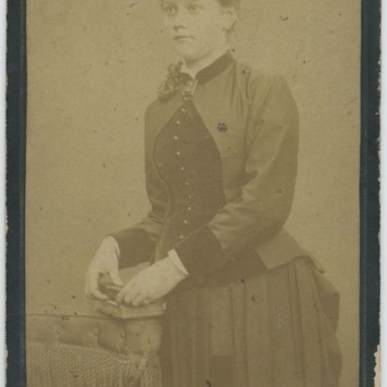 Portret młodej kobiety