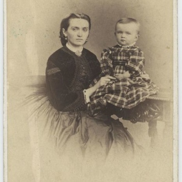 Portret Malwiny Rogozińskiej-Scholtz z synem Stefanem