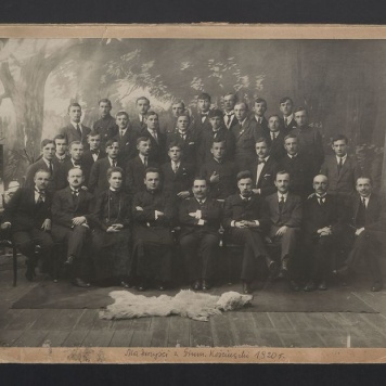 Maturzyści z Gimnazjum Kościuszki 1920.