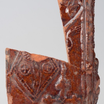 Kafel z herbem arcybiskupa Fryderyka Jagiellończyka i herbem Wielkopolski