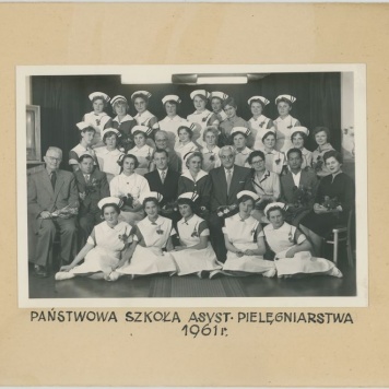 Uczennice Państwowej Szkoły Pielęgniarstwa w Kaliszu