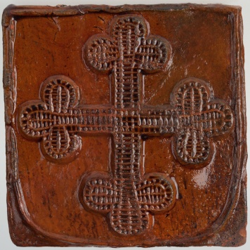 Kafel z krzyżem metropolitalnym