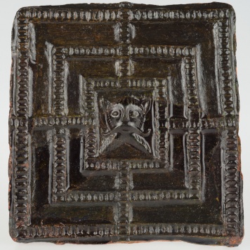 Kafel z wyobrażeniem labiryntu minotaura lub diabła