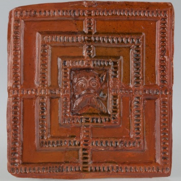 Kafel z wyobrażeniem labiryntu minotaura lub diabła