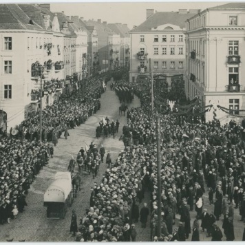 Zdjęcie z pobytu w Kaliszu . J. Piłsudskiego, I. Mościckiego, S. Wojciechowskiego