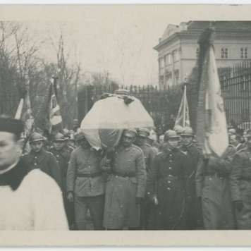 Uroczystości przeniesienia zwłok legionistów do Mauzoleum w Kaliszu