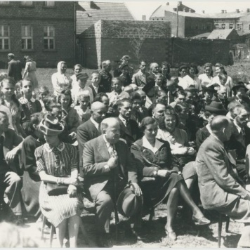 Zdjęcia reportażowe z uroczystości wręczenia sztandaru PCK w Koźminku