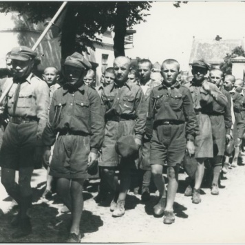 Zdjęcia reportażowe z uroczystości wręczenia sztandaru PCK w Koźminku