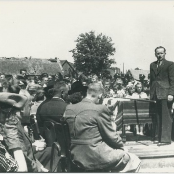 Zdjęcia reportażowe z uroczystości wręczenia sztandaru PCK w Koźminku