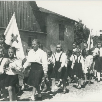 Zdjęcia reportażowe z uroczystości wręczenia sztandaru PCK w Koźminku