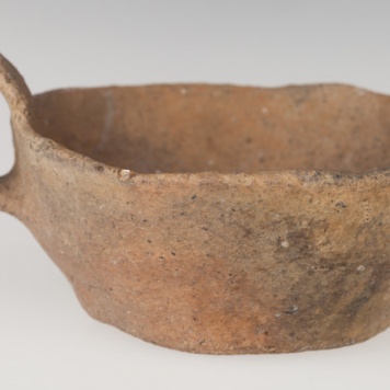 mały kubek stożkowaty 