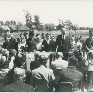 Zdjęcia reportażowe z uroczystości wręczenia sztandaru PCK w Koźminku