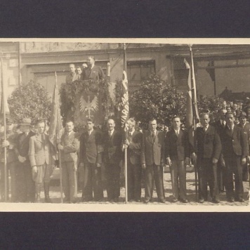 Obchody 1 Maja w Gnieźnie. Poczet sztandarowy.