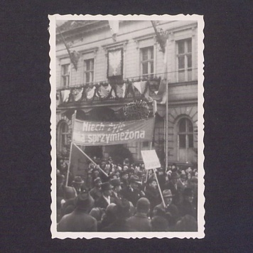 Uczestnicy manifestacji w Gnieźnie