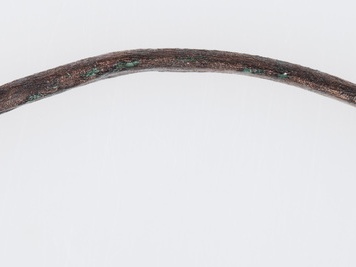 Fragment przybornika toaletowego - łopatka wykonana z brązu