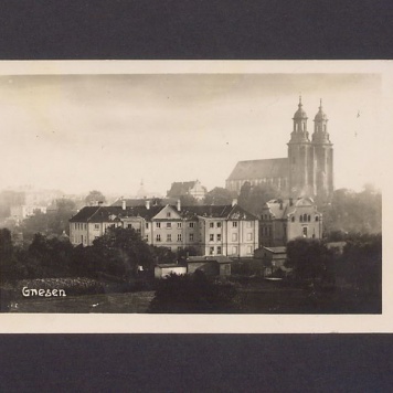 Widok na katedrę z północno-zachodniej strony.